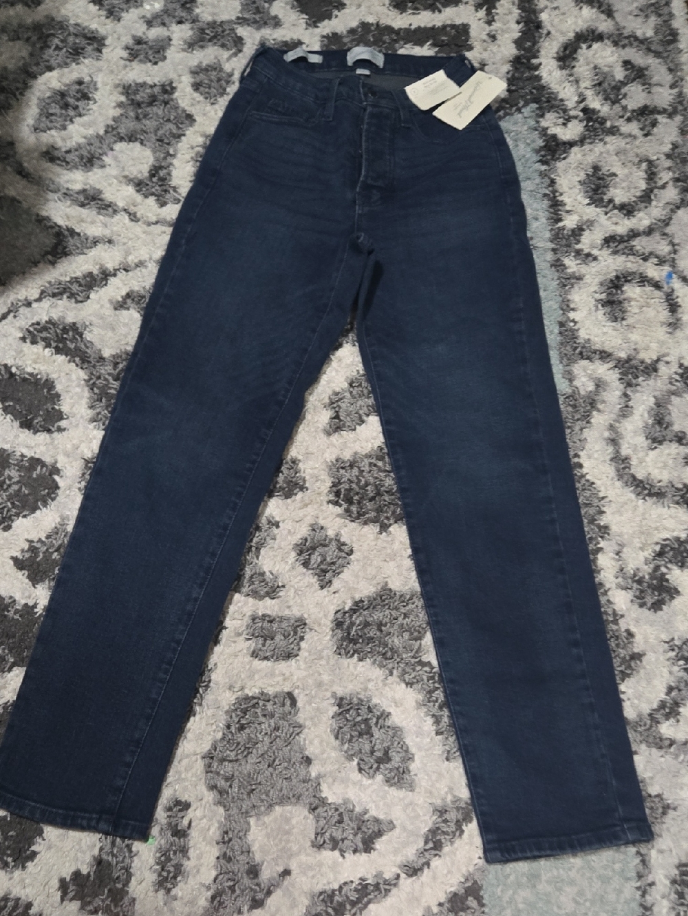 Universal Thread Straight-Leg Jeans in Dark Blue Wash